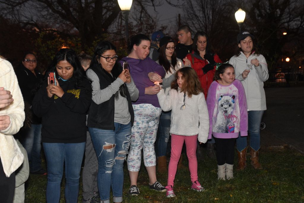 tree lighting 11-2019 267 (1024x683).jpg